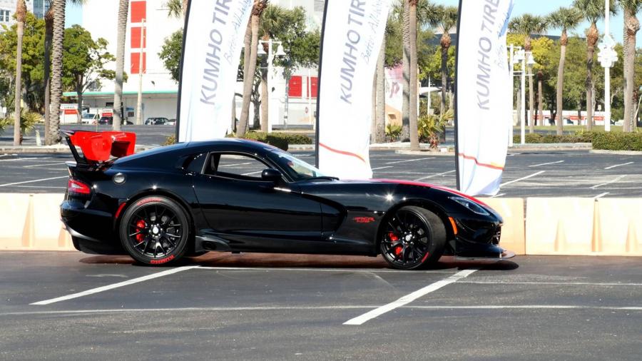  Dodge Viper ACR Laguna Seca 2018 года  (фото 3 из 6)
